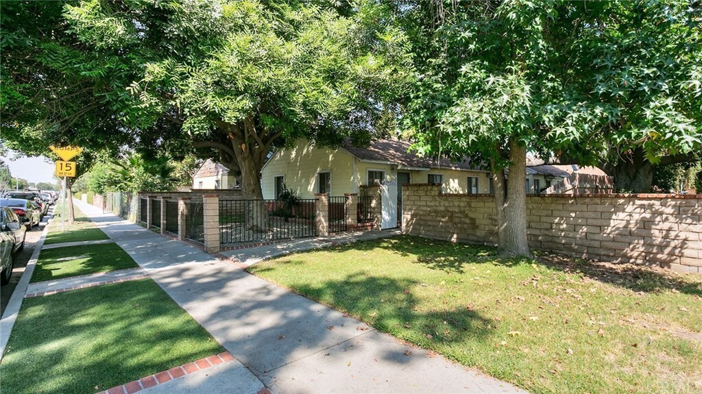 Front - 202 N Florence St