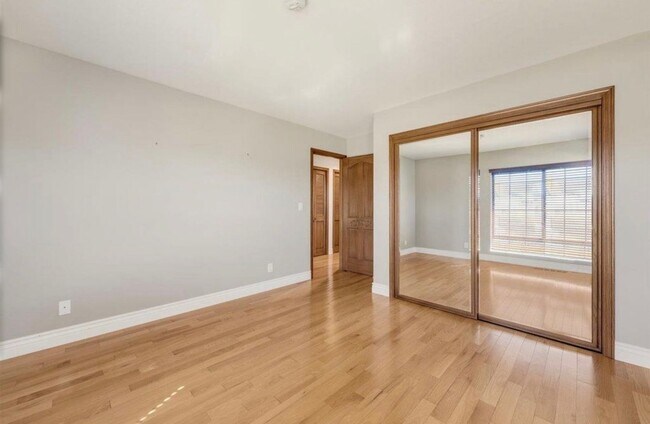 Building Photo - Luxury Golf Course Living in Ridgemark Country Club