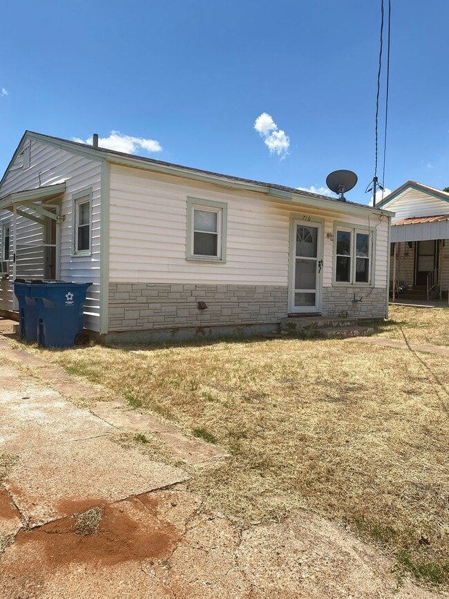 Primary Photo - 2 bedroom 1 bath home in Sweetwater near S...