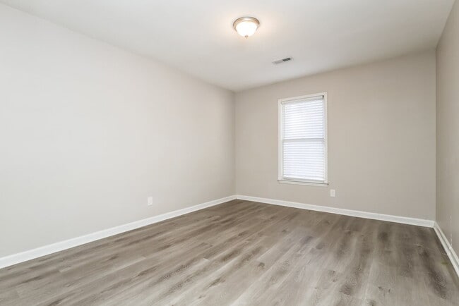 Building Photo - 303 Morgans Turn