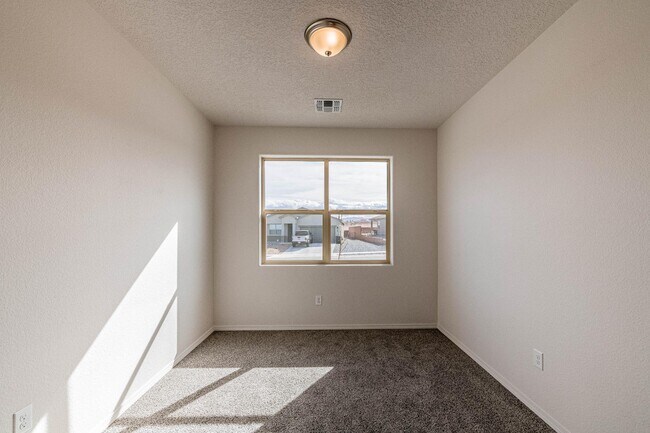 Building Photo - 88 Tome Vista Dr