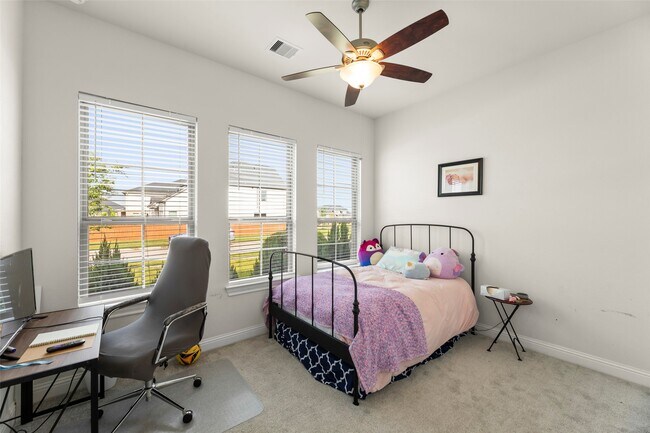 Building Photo - 1939 Shallow Canyon Ln