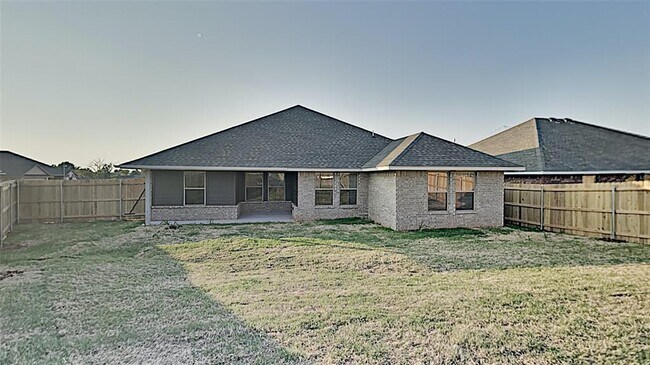 Building Photo - 5521 Cheyenne Rd