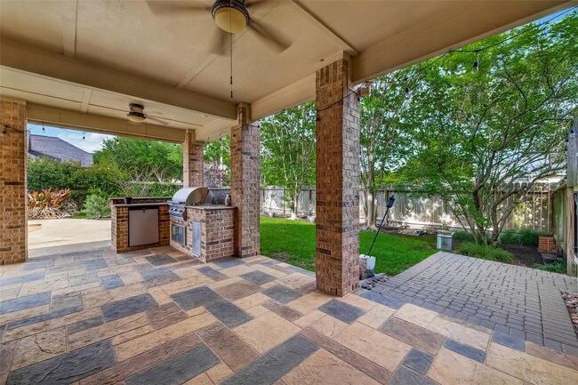 Building Photo - 28602 Hayden Park Dr