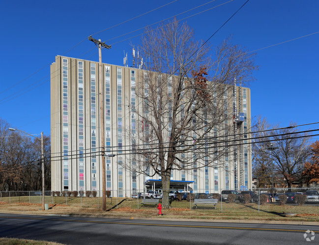 Building Photo - Westgate Towers