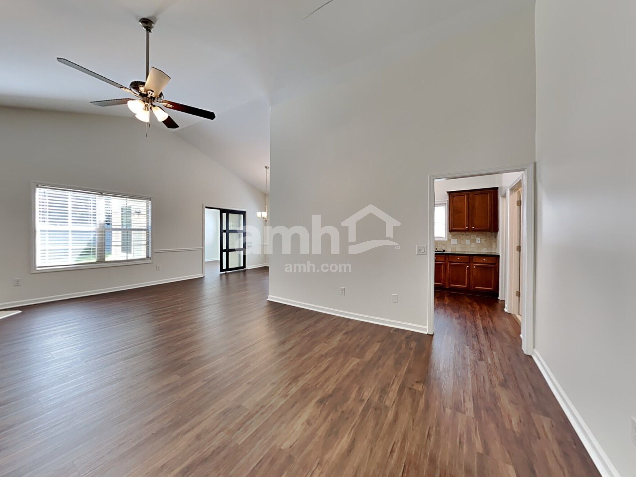 Building Photo - 3227 Hideaway Ln