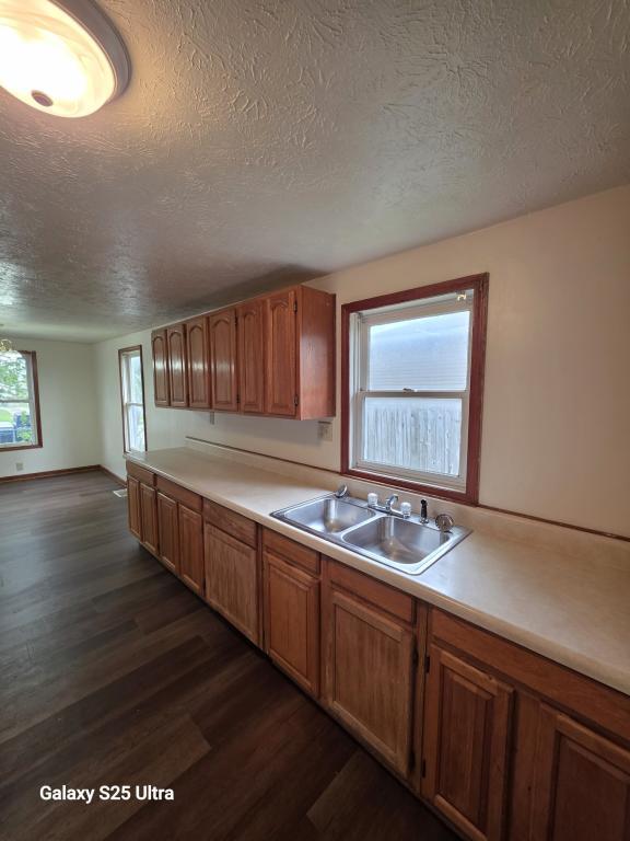 Building Photo - 820 S Locke St