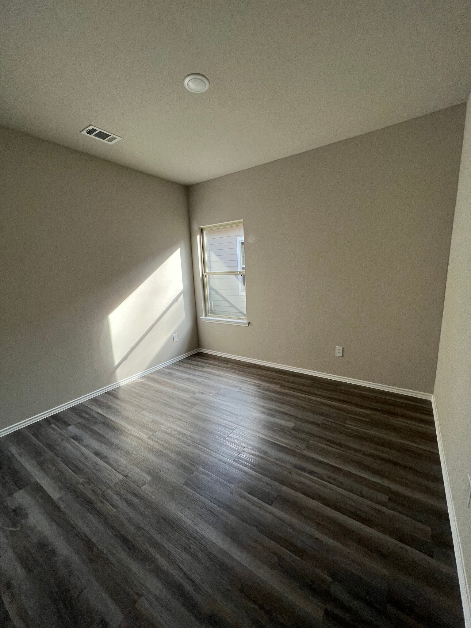 Building Photo - 1149 Southwood Dr