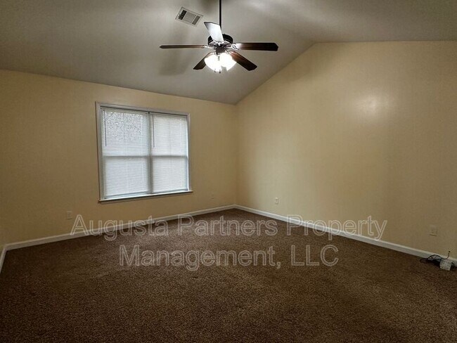 Building Photo - 206 High Meadows Cir