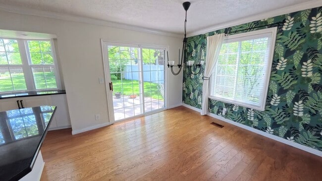 Building Photo - Beautiful Lindon Home