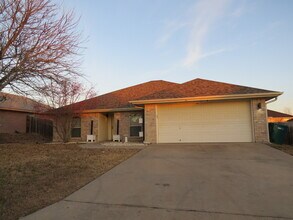 Building Photo - "Spacious 4-Bedroom Retreat with 2 Full Baths in Charming Nolanville!"