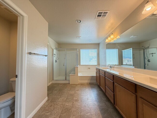 Building Photo - 8974 Don Valley Ave