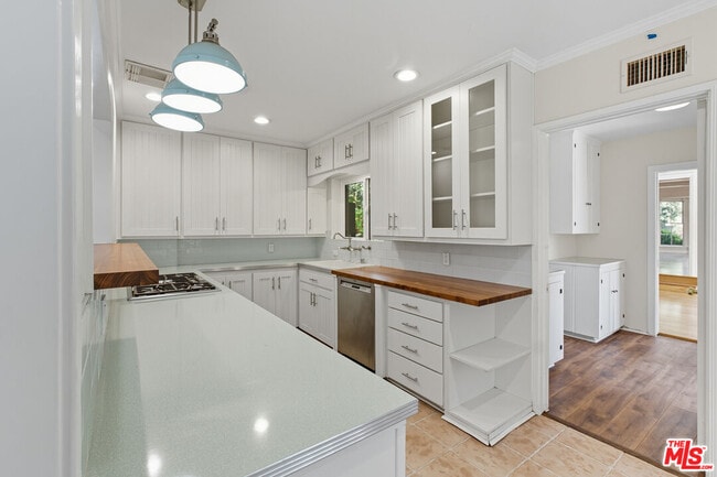 Building Photo - 4909 Morse Ave