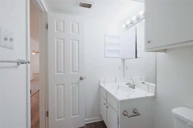 Building Photo - 2323 Wells Branch Pkwy