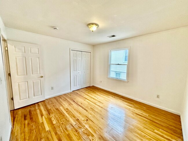 Building Photo - 53 Williams Ave