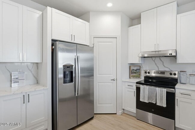 Building Photo - 7959 N 53rd Ave