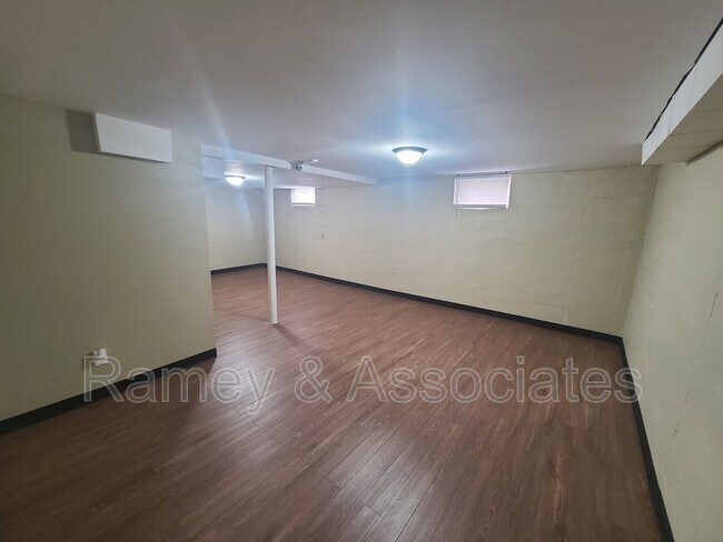 Building Photo - 1627 Catalpa St