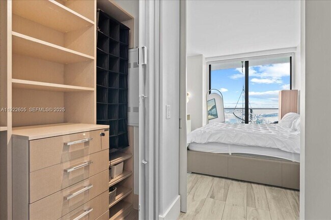 Building Photo - 501 NE 31st St