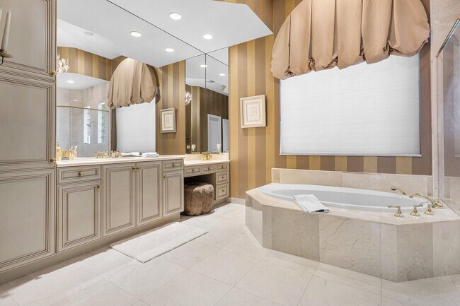 Building Photo - 128 Grand Palm Way