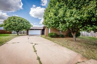 Building Photo - 6023 SW Park Ave