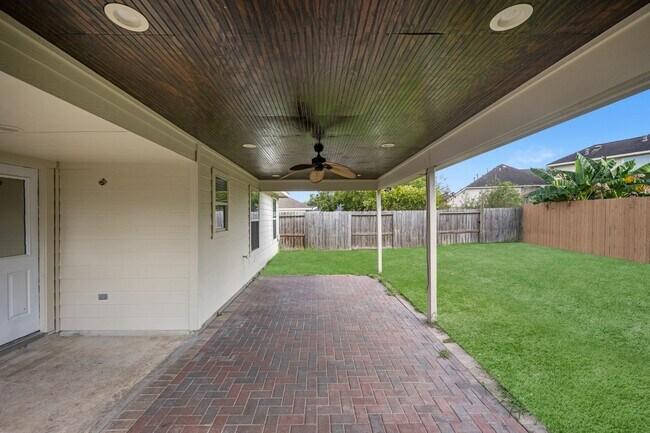 Building Photo - 19423 Rebel Yell Dr
