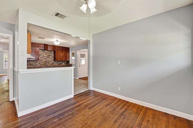 Building Photo - 5934 Belmark St