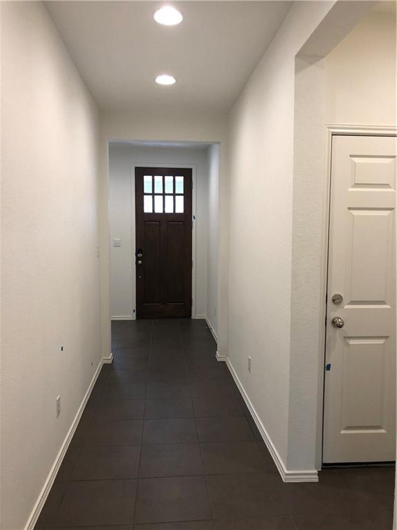 Building Photo - 533 Sweetwood Ln