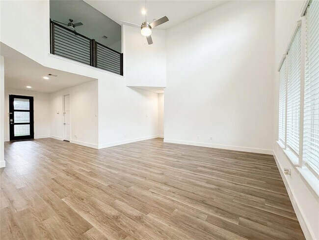 Building Photo - 15216 Tattle Crk Ln