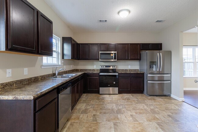Building Photo - 1303 Windrow Dr