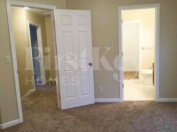 Building Photo - 8218 Melrose Ln