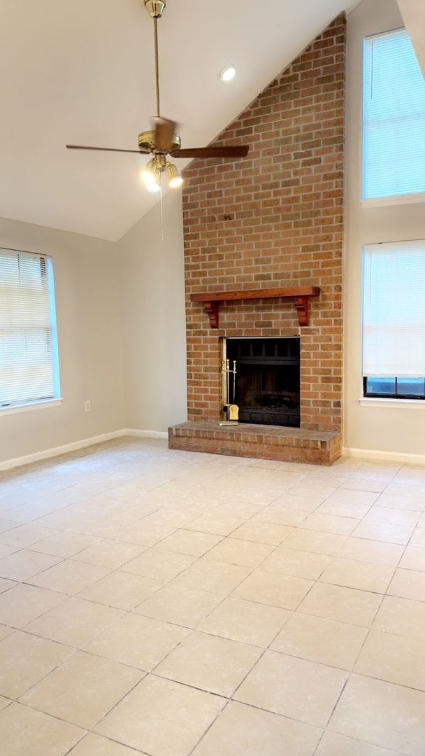 Building Photo - 153 Holland Park Cir