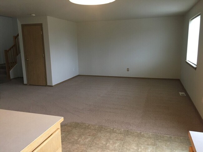 Building Photo - 8619 Overland Ct