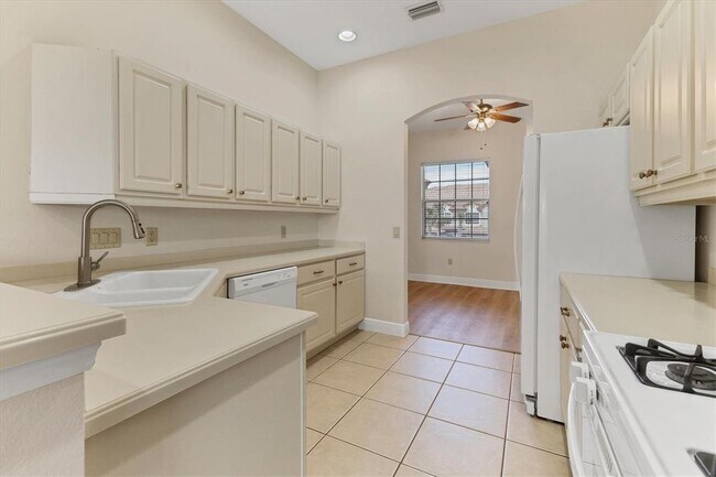 Building Photo - 8411 Miramar Way