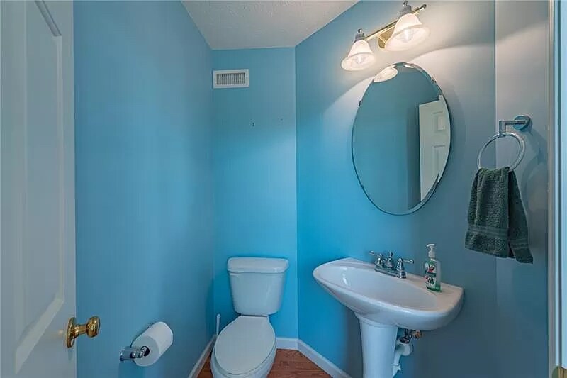 Building Photo - 4019 Village Run Rd