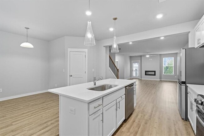 Building Photo - 2030 Main St NW