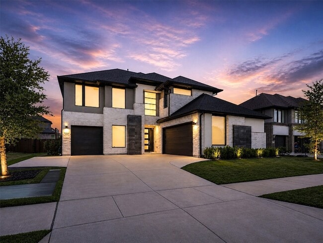 Building Photo - 470 Providence Dr