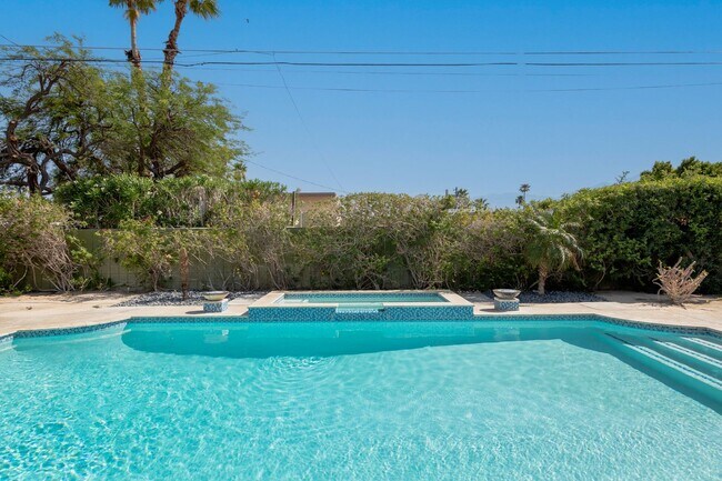 Building Photo - Family-Friendly Oasis in North Palm Springs