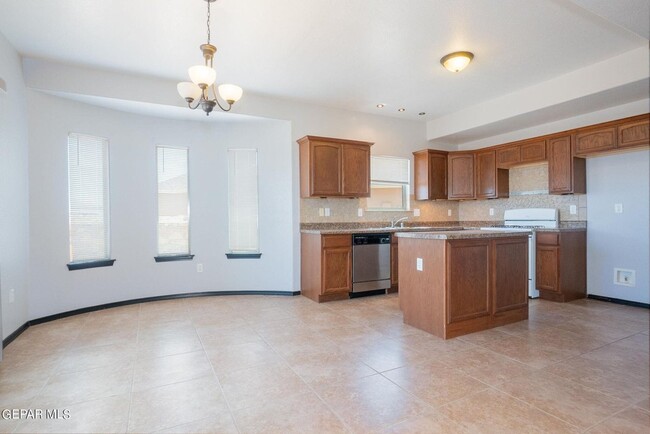 Building Photo - 3274 Maple Point Dr