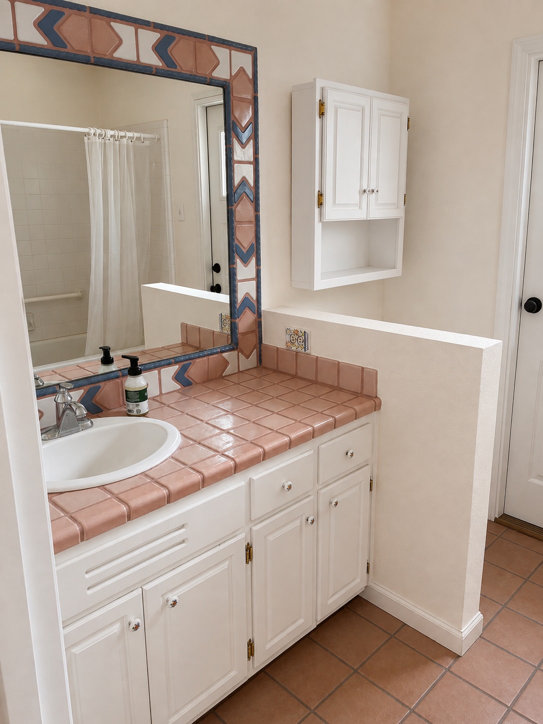 Hall Bath - 1332 E Galvin St