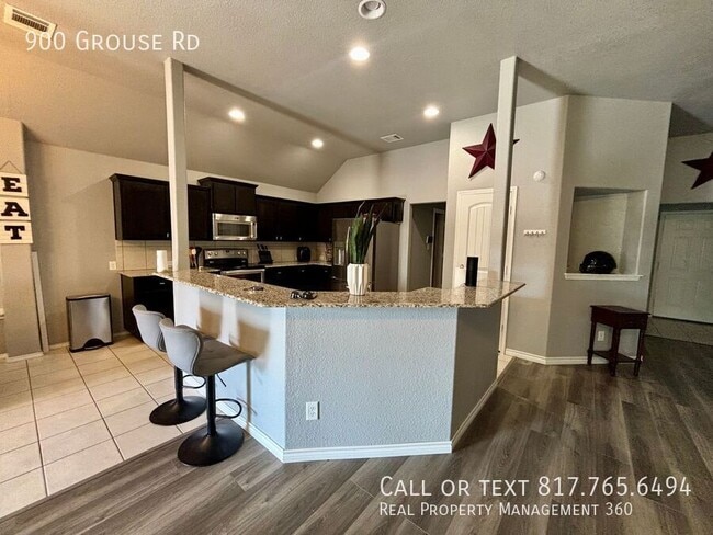 Building Photo - 900 Grouse Rd