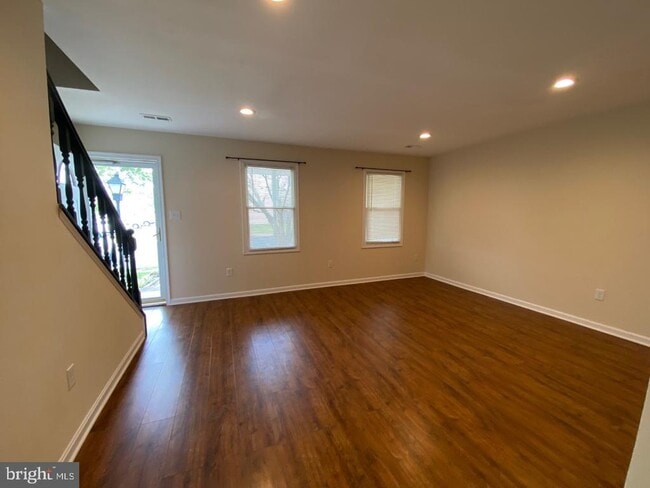 Building Photo - 5152 Cottonwood Ct