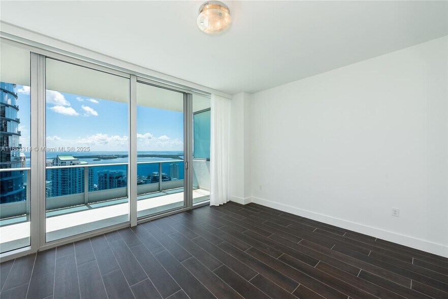 Building Photo - 200 Biscayne Boulevard Way