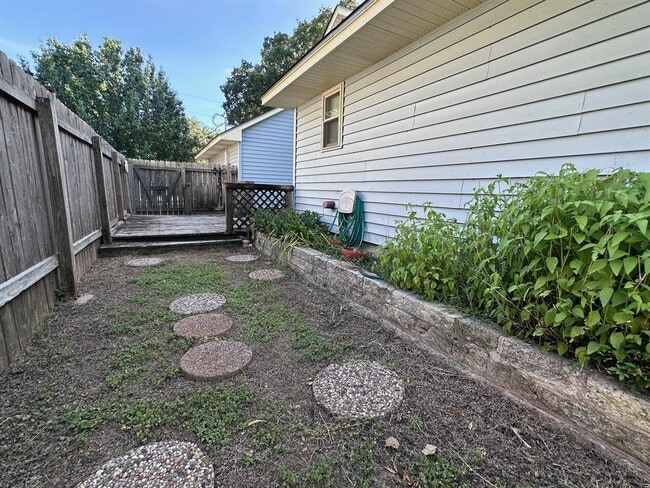 Building Photo - 110 Puna Ln