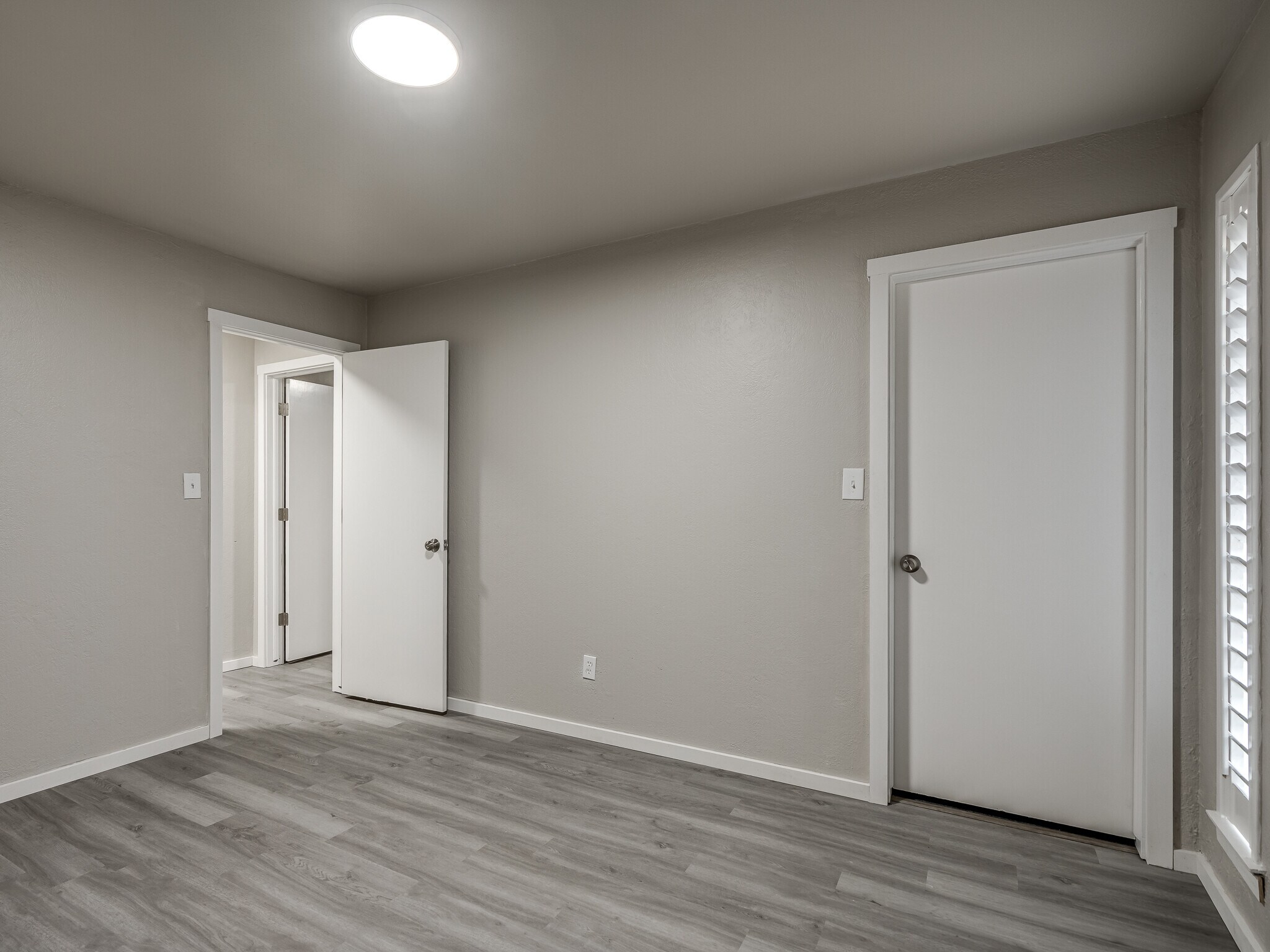 Building Photo - 12136 Thorn Ridge Rd