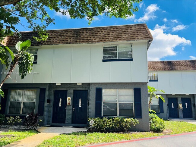 Building Photo - 4705 NW 9th Dr