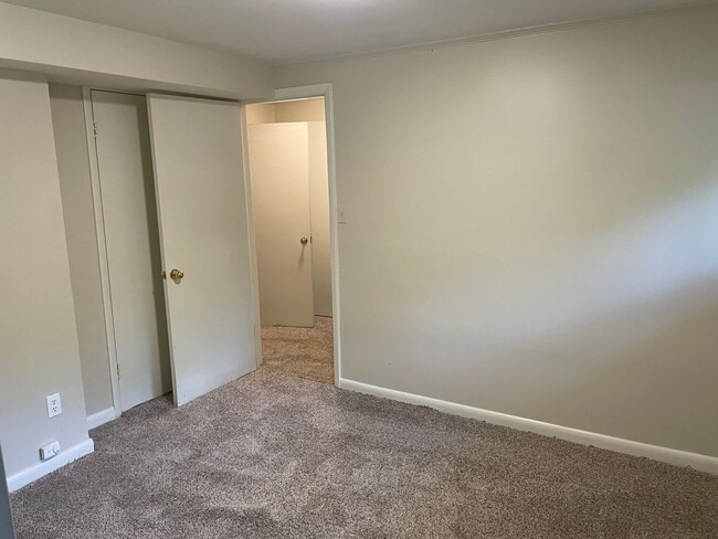Building Photo - West Homewood: 5 Bedroom 3 Bath House with...