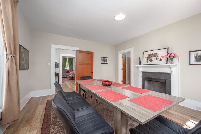 Building Photo - 500 W Rosemary St