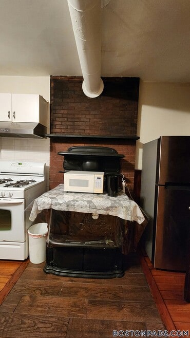 Building Photo - 72 Bay State Rd