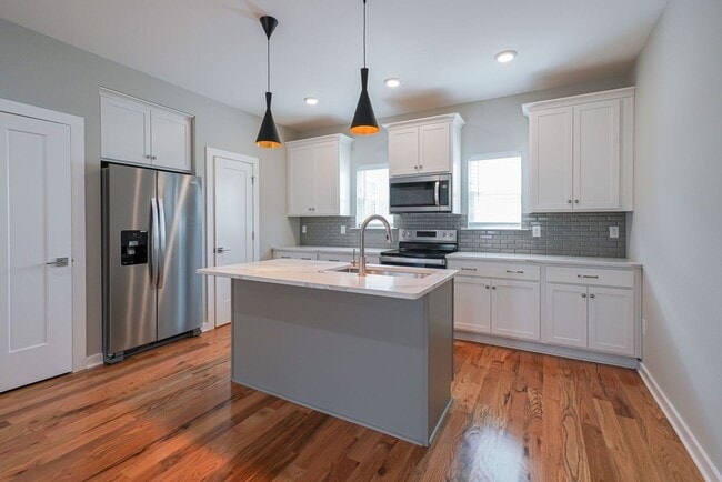 Building Photo - East Nashville Townhome