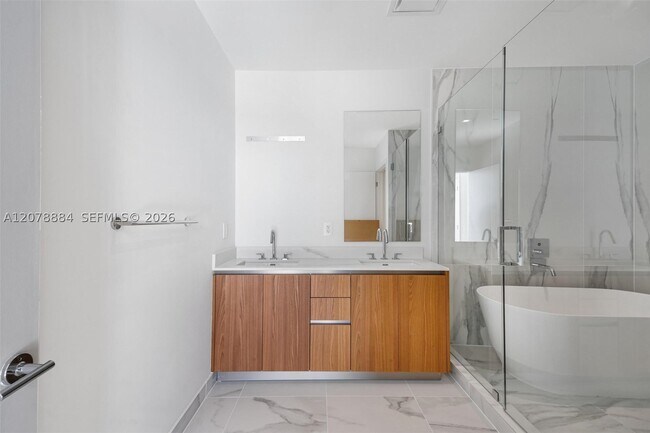 Building Photo - 1400 Biscayne Blvd